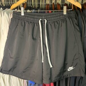 Nike Sportswear Essentials Club Woven Lined Flow Mesh Short Black L